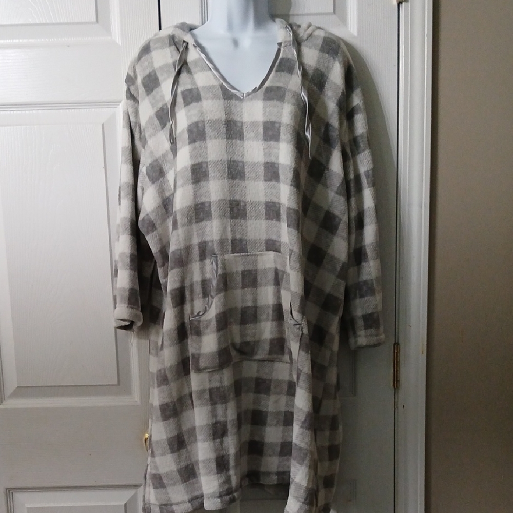 Nautica Gray and White Plaid Hooded Poncho Nightshirt  Sz 1X NWOT